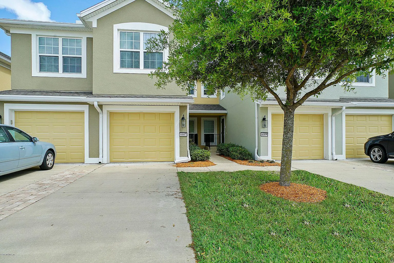 3 bed, 1857 sqft, $1,995 — Photo 1