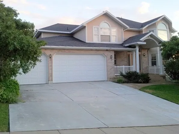 1921 Anasazi Dr, Ogden, UT 84403