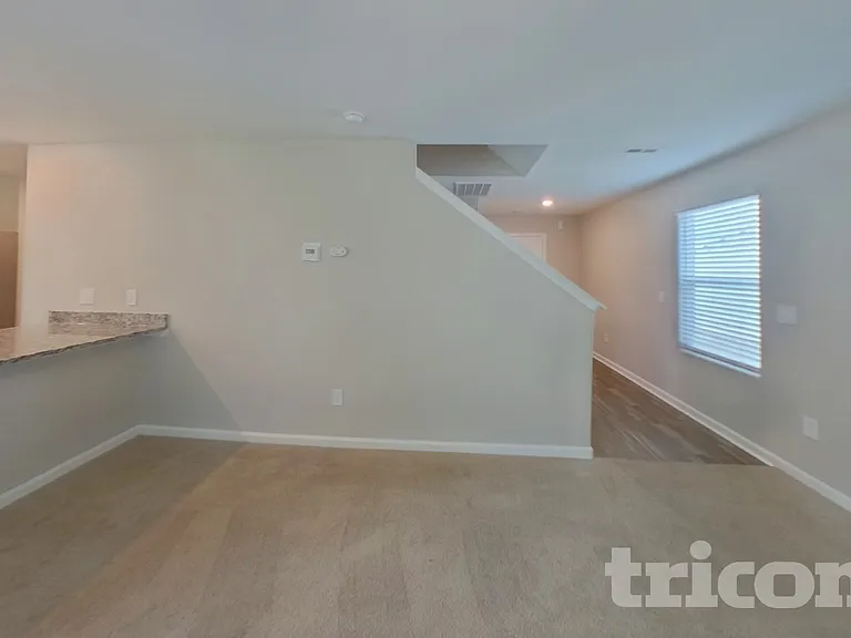 2118 Southlea Dr — Photo 2