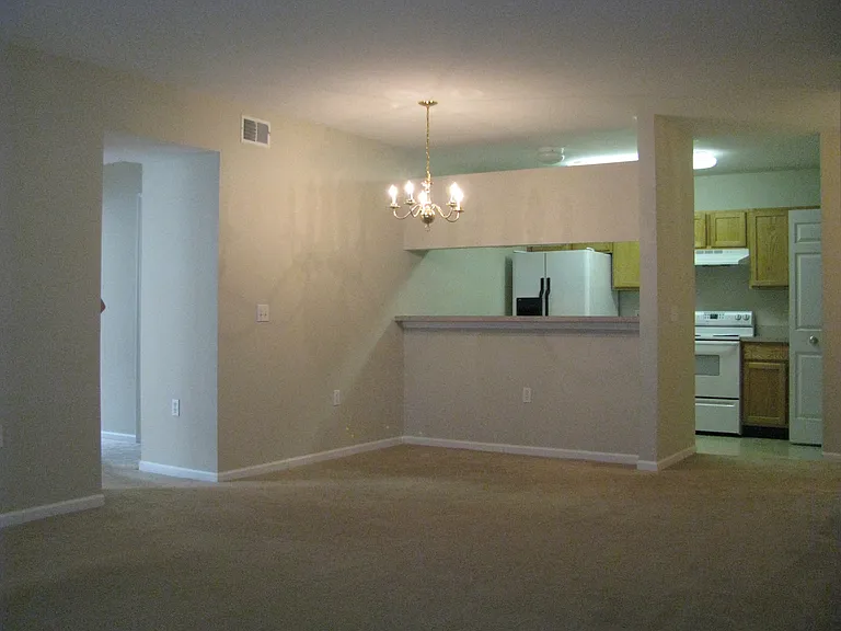 2652 S Knightsbridge Cir — Photo 17