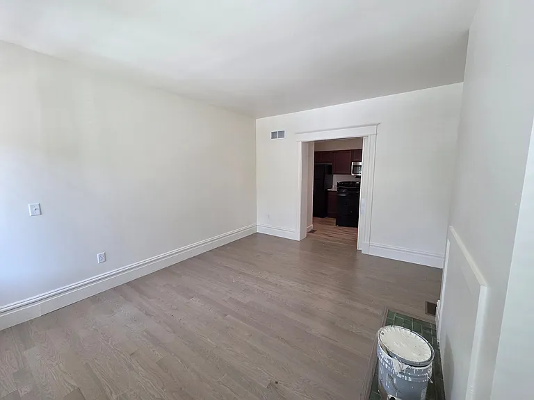 3931 Minnesota Ave #3931-3931A-3933 — Photo 2
