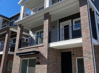 28 S Rio Grand Ave W, Farmington, UT 84025