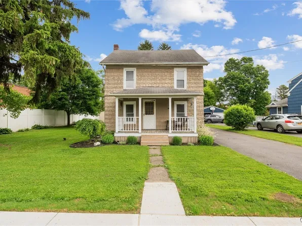 9 Railroad St, Tully, NY 13159