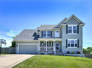 2619 Meadowlark Dr, Harrisonville, MO 64701