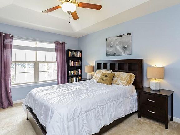 Master bedroom en suite