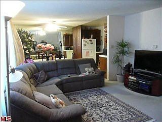 3rd image of 18555 Collins St APT C2