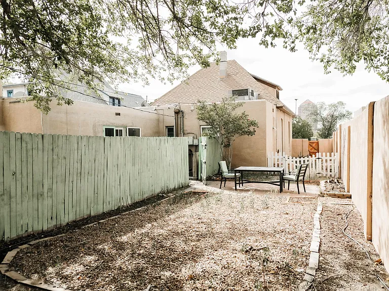 206 Edith Blvd NE — Photo 16