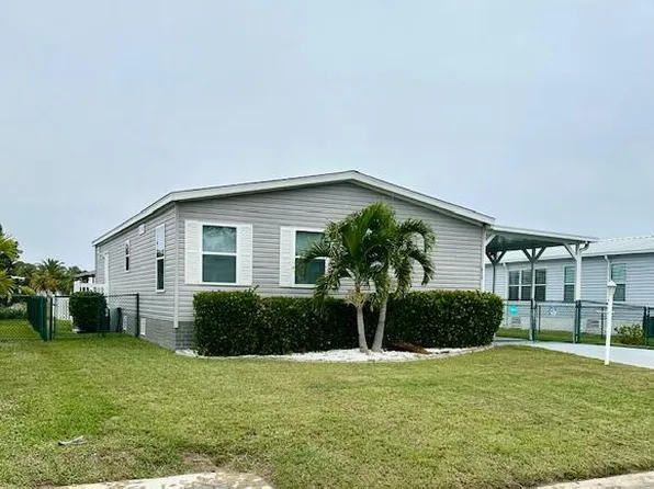 614 Puffin Dr, Barefoot Bay, FL 32976