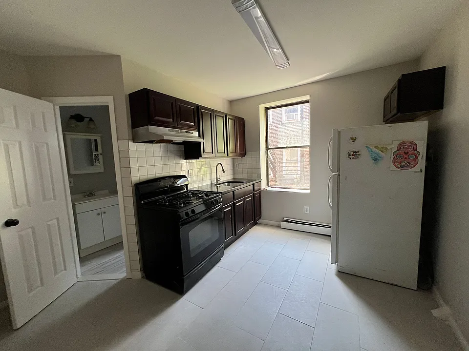 110 Warner Ave #4E