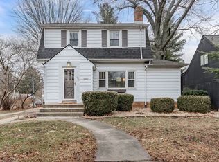 1220 W Healey St, Champaign, IL 61821