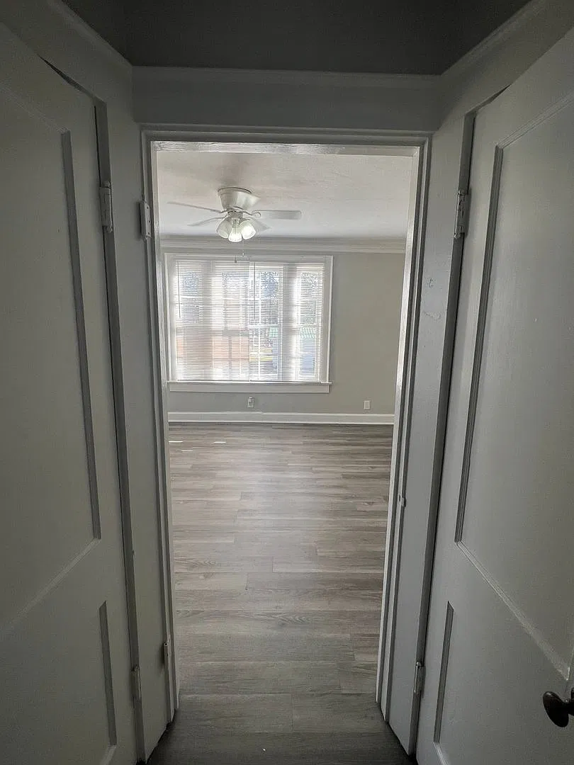 Cozy 1/1 Townhome — Photo 1