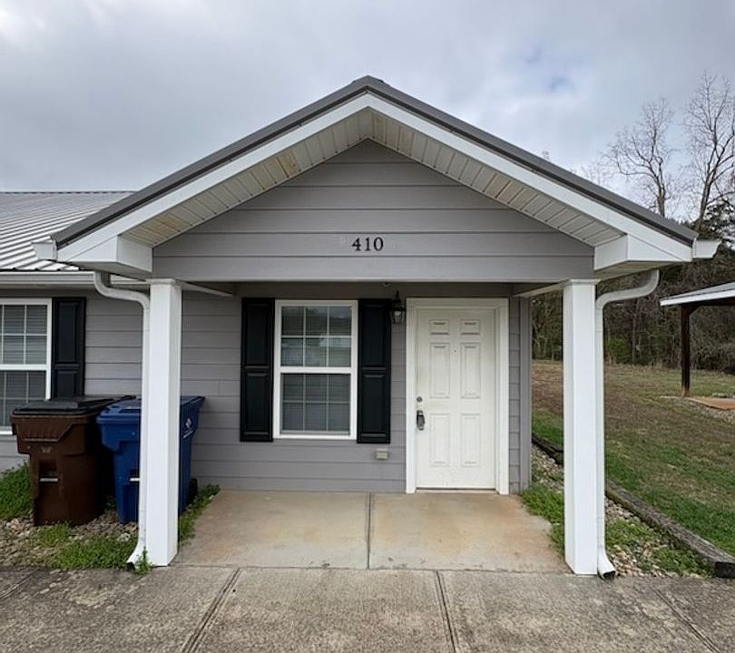 1st image of 410 Circle H Dr #H