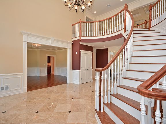 Elegant spacious entry