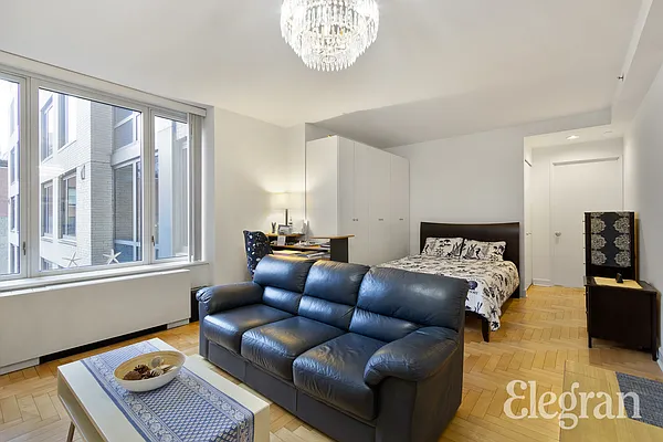 Sold by (Legacy) Elegran | media 1