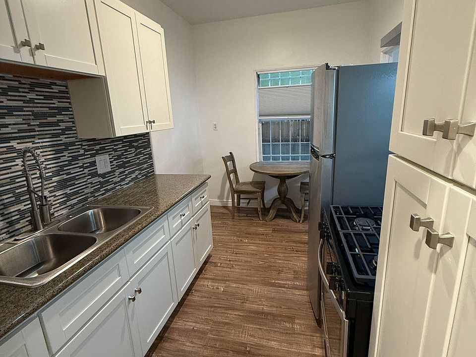 1st image of 208 N La Peer Dr #3