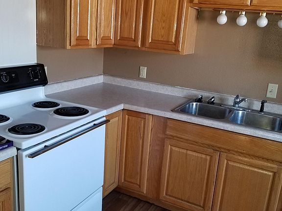 3rd image of 422 Hartman Ave