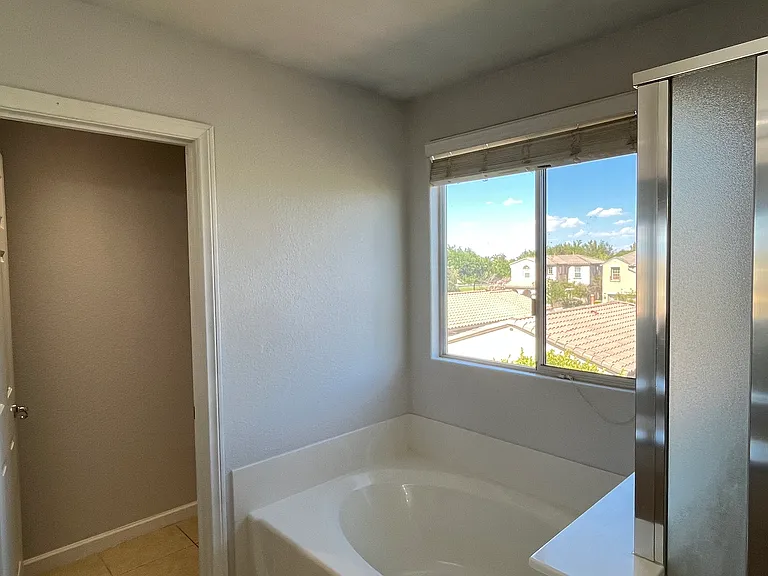 2412 Ember Mist Ct — Photo 13