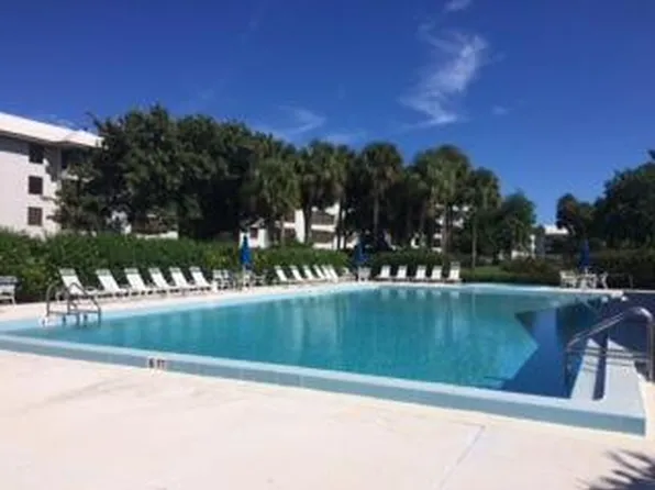3640 Whitehall Dr, West Palm Beach, FL