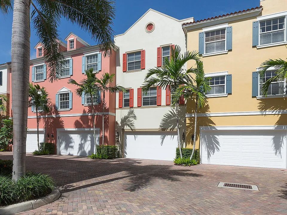 362 W Cannery Row Cir