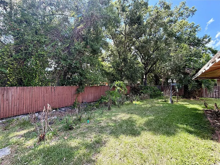1762 Grey Fox Dr — Photo 17