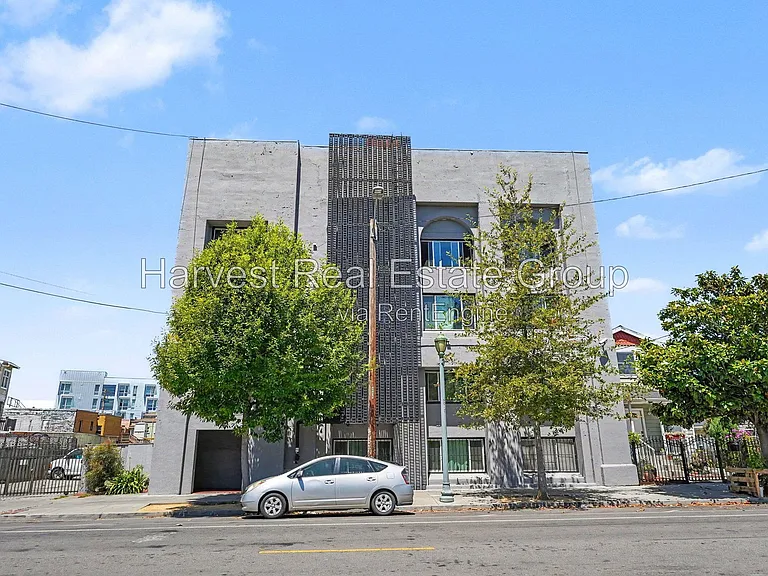 Peralta St — Photo 12