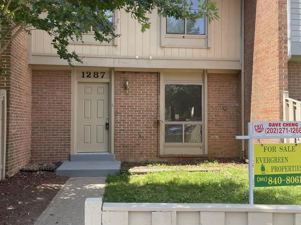 1287 Springtide Pl, Herndon, VA 20170