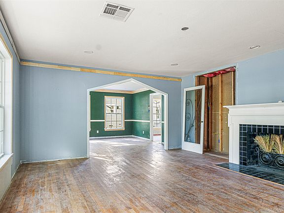 4th image of 3909 Austin Ave