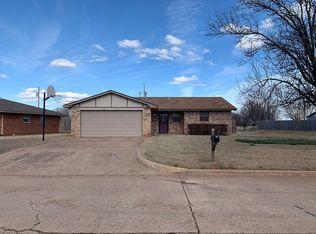 1210 N 8th St, Fairview, OK 73737