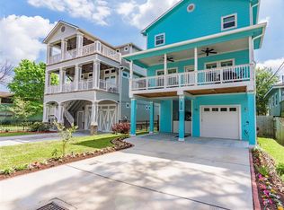 815 Elm Rd, Clear Lake Shores, TX 77565