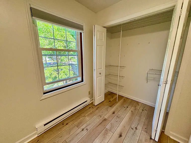210 Urbandale Pkwy #210 — Photo 12
