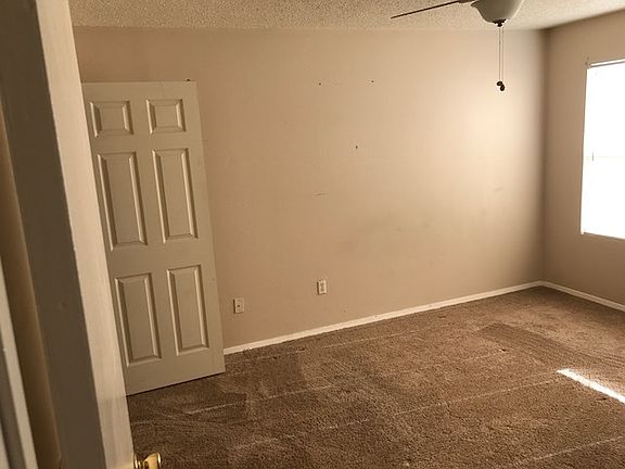 2nd image of 921 Meadowlark Cir