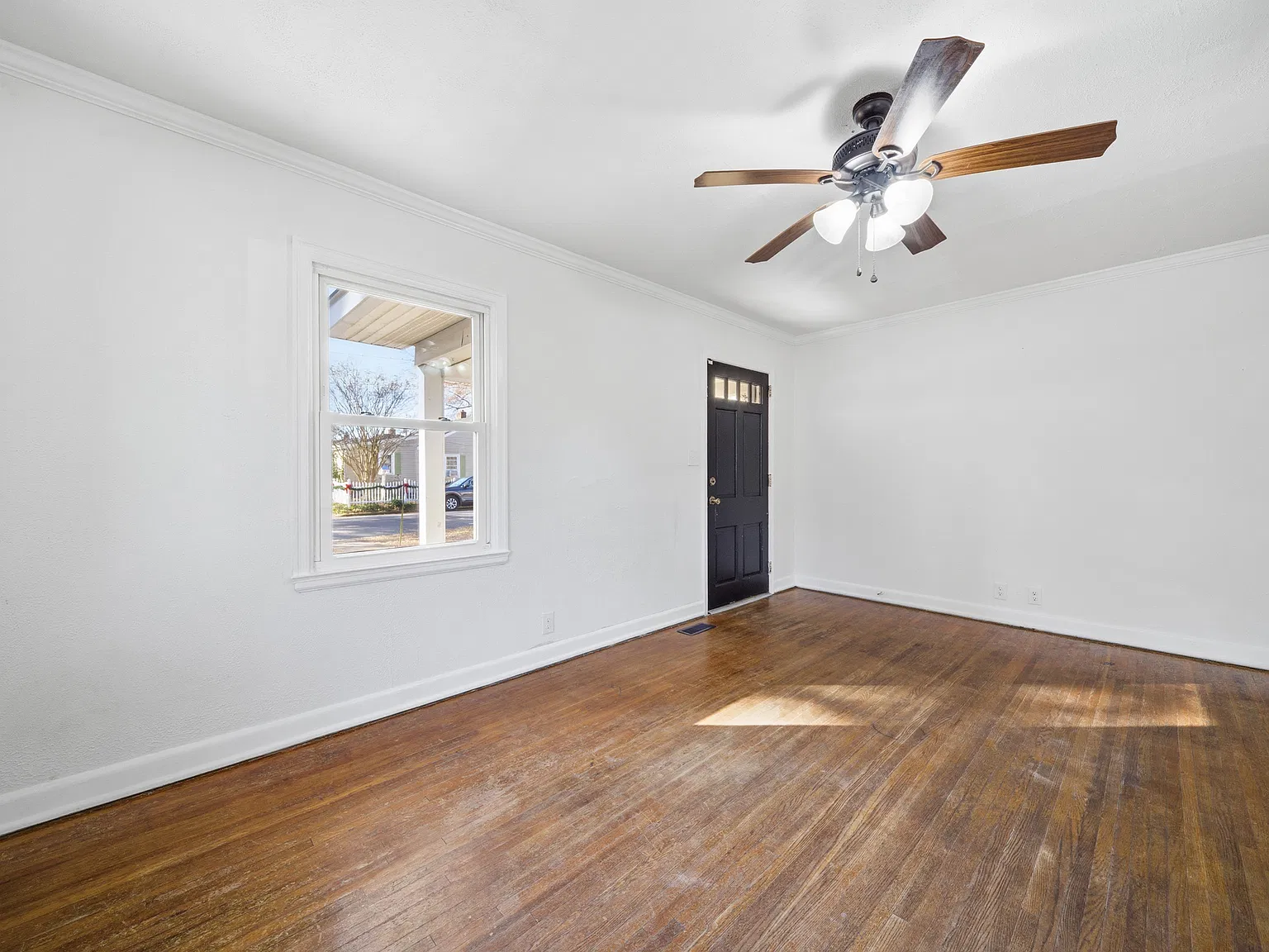 2 bed, 1000 sqft, $1,675 — Photo 2