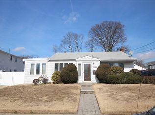 1548 Bowe Rd, Valley Stream, NY 11580