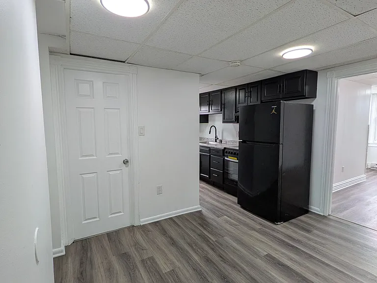 628 N 6th St #4 — Photo 7