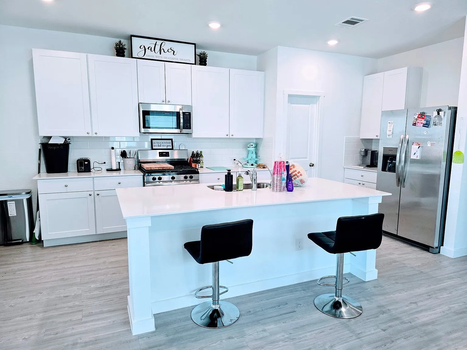 4 bed, 2210 sqft, $2,800 — Photo 3
