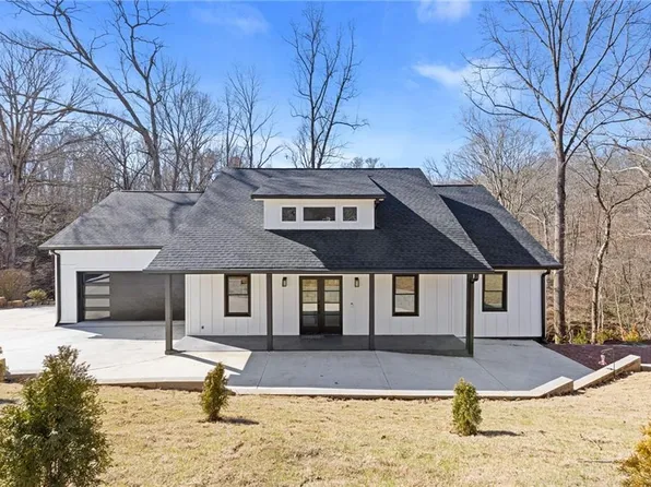 4732 Walnut Bend Dr, Gainesville, GA 30507