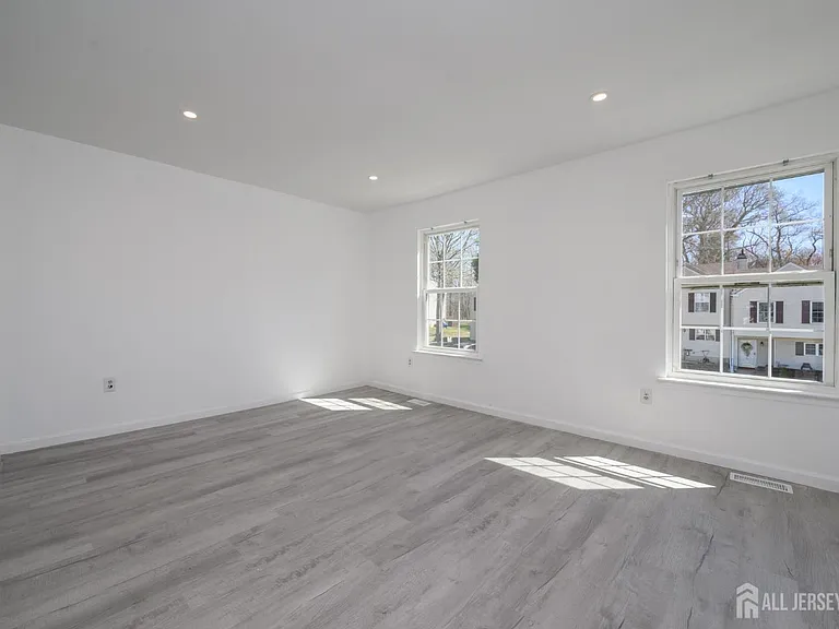 805 Darlington Dr — Photo 22