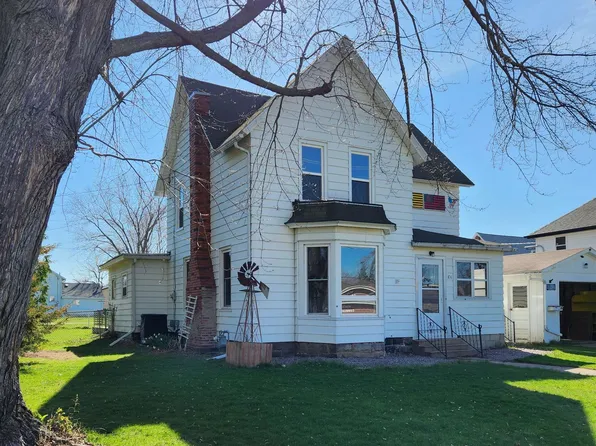 106 N Maple St, North Freedom, WI 53951