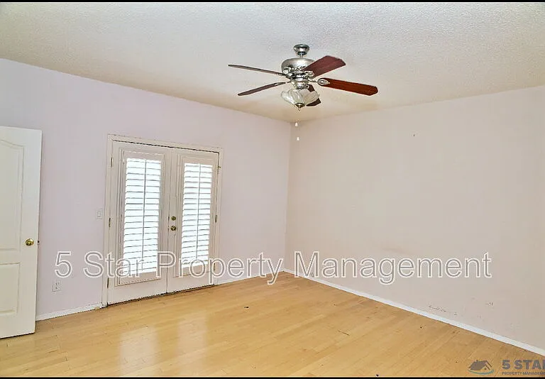 1560 Via Appia St — Photo 26