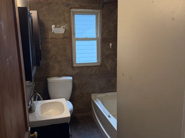 441 Nichols St, Pottsville, PA 17901