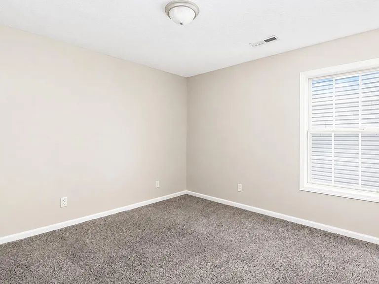 565 Wellington Gardens Dr — Photo 18