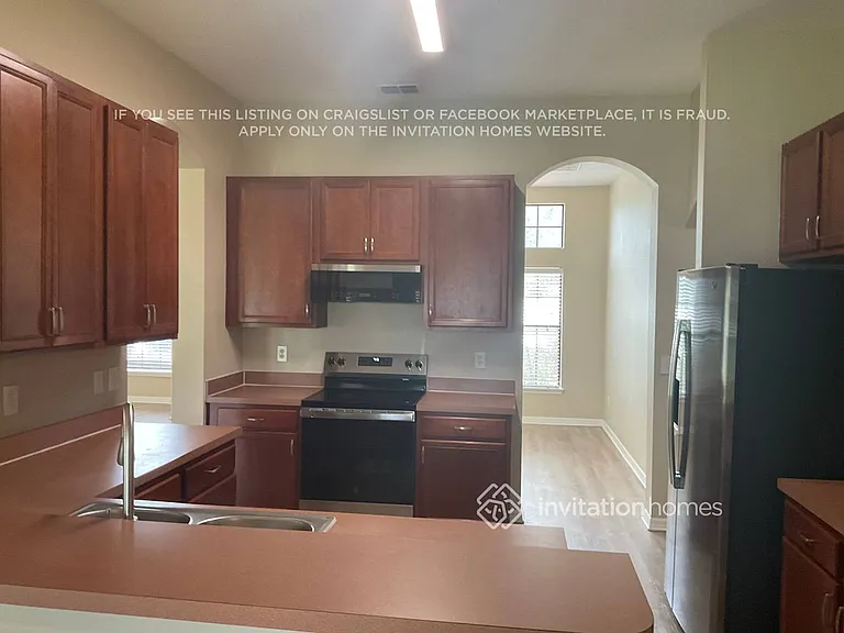 1714 Garden View St — Photo 5