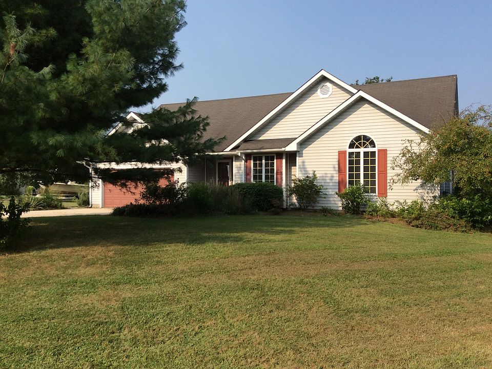 1st image of 4 Dartmouth Dr