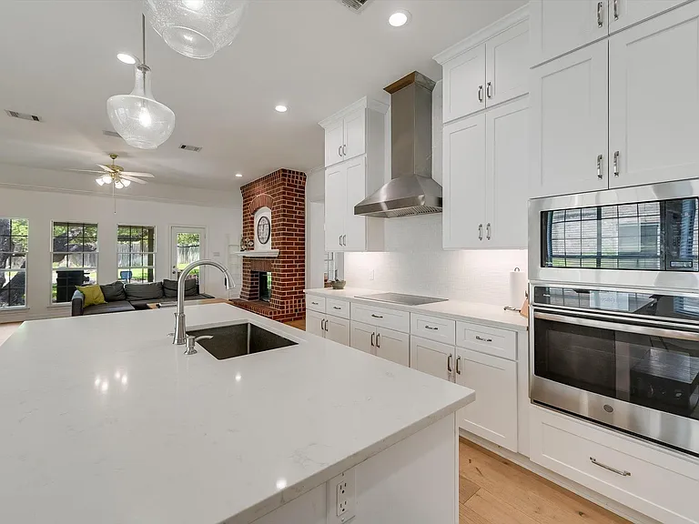 2404 Cliffs Edge Dr — Photo 10