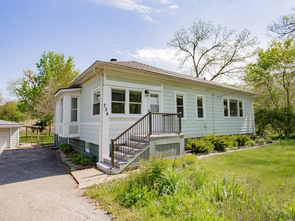 22W724 Saint Charles Rd, Glen Ellyn, IL 60137