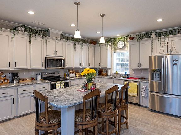 3rd image of 9483 147th Rd