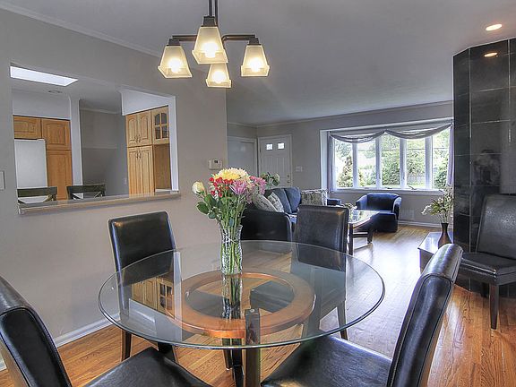 2nd image of 19 Marlowe Pl