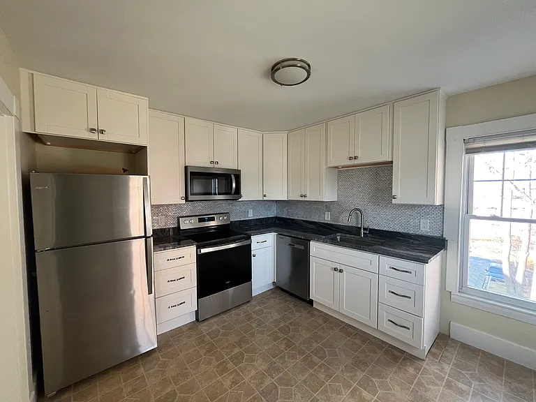 433 Broadway #2 — Photo 11
