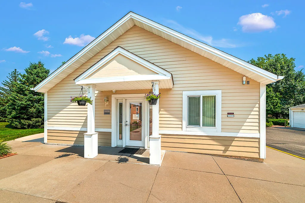 Chowen Bend Townhomes — Photo 4