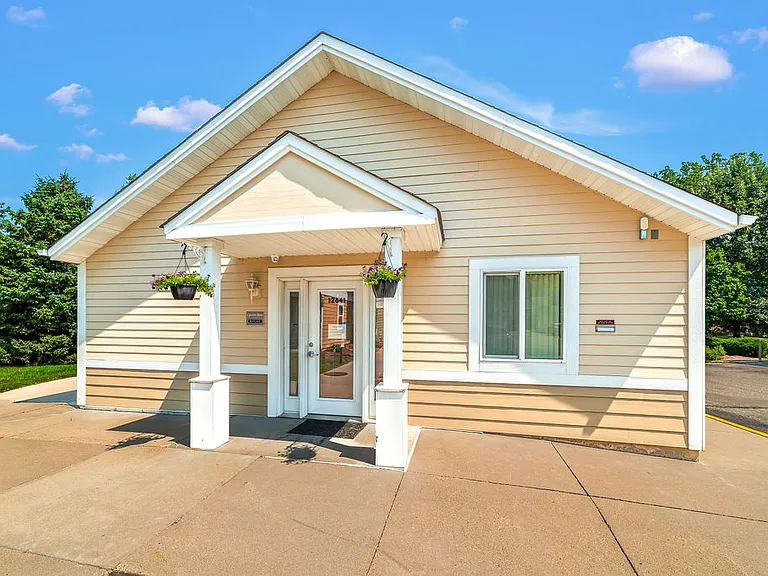 Chowen Bend Townhomes — Photo 4